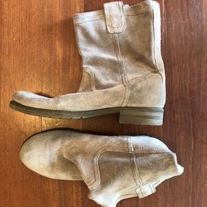 Suede low boots